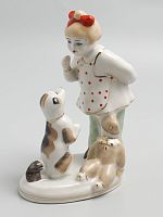 Антикварная статуэтка "А ну-ка отними (Девочка с собачкой)", скульптор С.В. Голембовская (Болзан), фарфор, Полонский завод художественной керамики, 1950-70 гг.