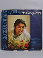 Винтажная виниловая пластинка Лата Мангешкар "Enchanting Hour With Melody Queen Lata Mangeshkar" 1983 г. Индия