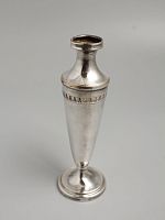 Антикварная декоративная вазочка, латунь, серебрение, Франция, 1920 г. Высота 14 см