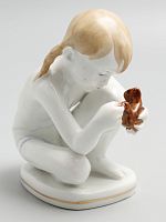 Антикварная статуэтка "Юный скульптор", скульптор Г.С. Столбова, художник Е.Н. Лупанова, фарфор, надглазурная полихромная роспись, позолота, ЛФЗ, 1950-60 гг.